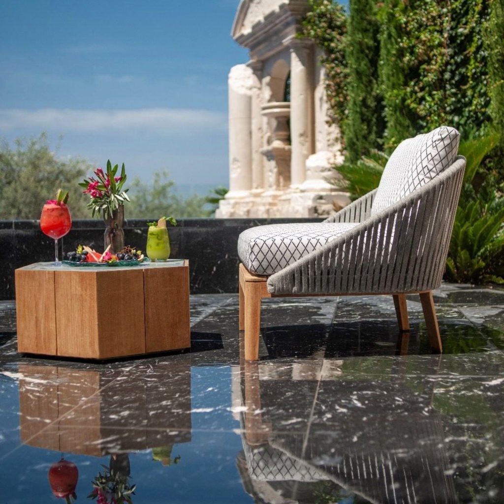 Proyecto integral en mármol a medida para hotel boutique gran lujo en la localidad de Budva, Montenegro.